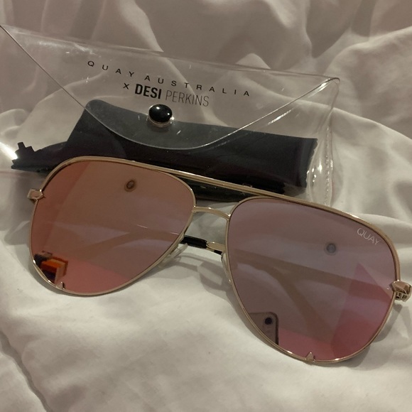 Quay Australia X Desi Perkins High Key Extra Large Gold Sunglasses - Picture 1 of 2